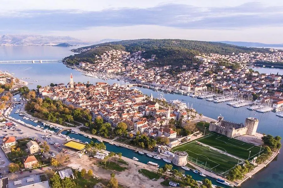 Apartment Lizzi. Trogir 0*,  Kroatien