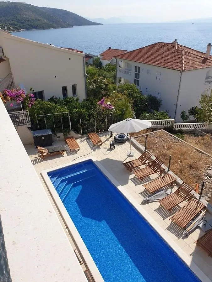 Apartment Lizzi. Trogir